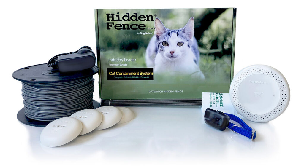 Cat fencing outlet system